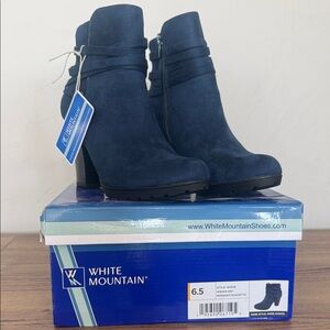 White Mountain Women's Navy Heeled Boots
